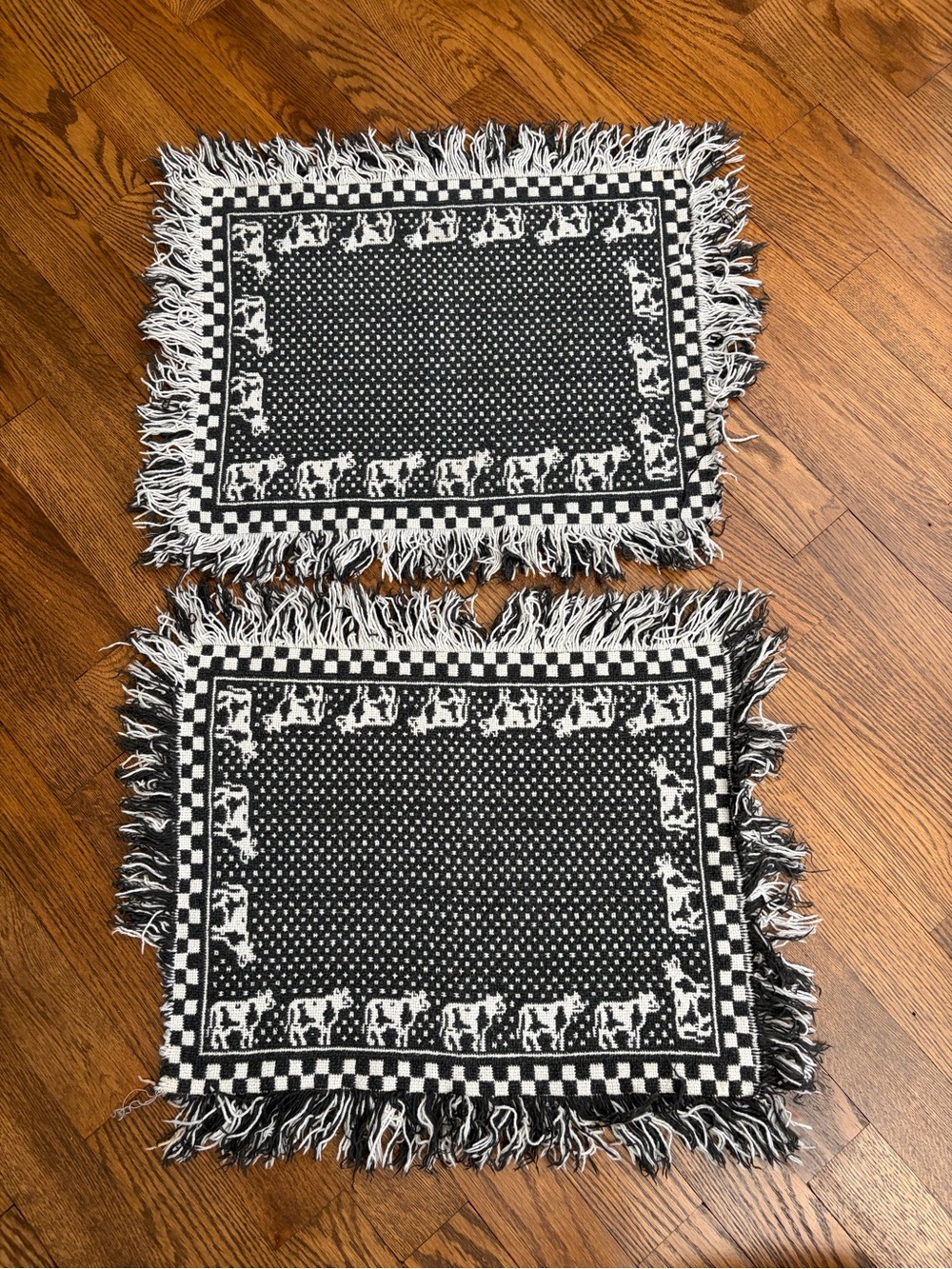 Set Of 2 Black And White Country Cow Reversible Woven Frayed Kitchen Placemats